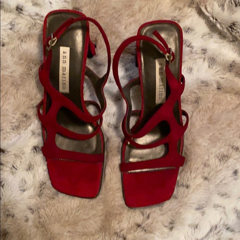 Ann Marino red suede strappy chunky heels - Picture 2 of 6